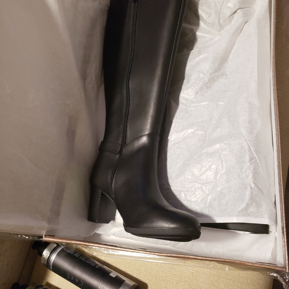 GIANI Bernini Ladies Boots